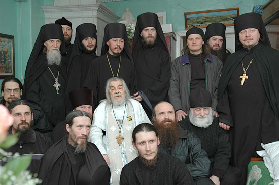 Archimandrite John (Krestiankin) and the monks of Pskov Pecherski (Cave) monastery at the 95th anniversary of Dear Elder (2005).