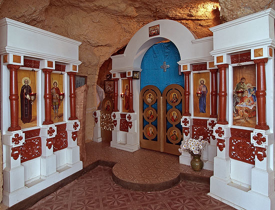Интерьер пещерного храма. Фото: Юрий Данилевский