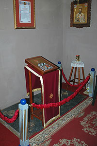 Место упокоения епископа Хвостанского Варнавы в монастыре Беочин. фото 2007 г.