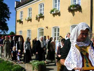 Крестный ход в Бухендорфе в Елисаветинской обители 