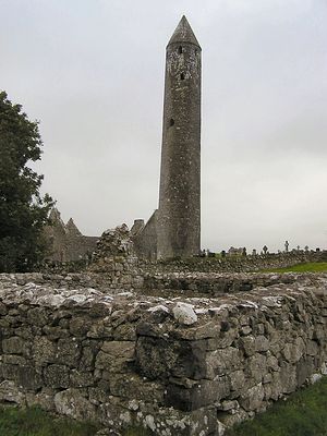 Башня монастыря Килмакду (Ирландия)