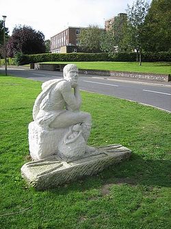 Святой Кутман. Скульптура работы Пенни Рива, установленная в Стейнинге