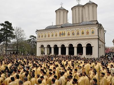 Thousands participate in Palm Sunday pilgrimage in Bucharest
