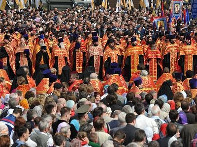 65 000 gather to pray in Moscow in Defense of Russian Orthodox Church