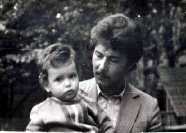Арсений с отцом. Фото из архива автора. 