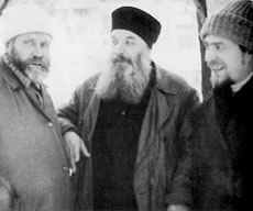 Архимандрит Алипий с архитектором-реставратором Всеволодом Смирновым и Саввой Ямщиковым