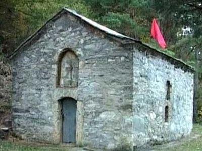 Albanian flag displayed on Serb church in Kosovo