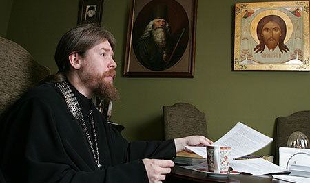 Настоятель московского Сретенского монастыря архимандрит Тихон