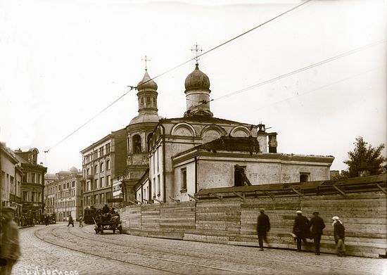 Кололкольня и храм святителя Николая Сретенского монастыря. Фото 20-х годов XX в.