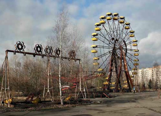 Припять — город-призрак. После Чернобыльской трагедии в молодом и ультрасовременном на тот момент городе не осталось ни души.