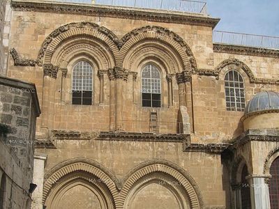Thousands of Christian pilgrims crowd to the temple of the Holy Sepulcher