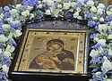Всенощное бдение в Сретенском монастыре накануне дня празднования Владимирской иконы Божией Матери
