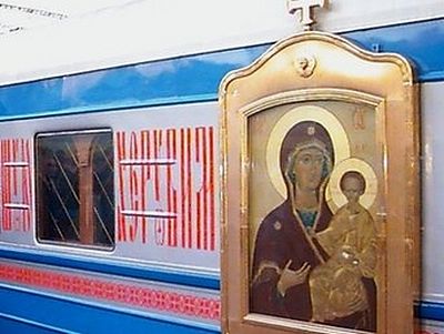 Ukraine: Church head to arrive by 'temple' train