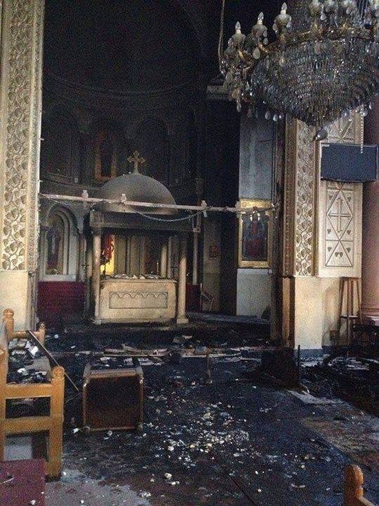 Церковь святого Георгия в Сохаге после погрома и пожара