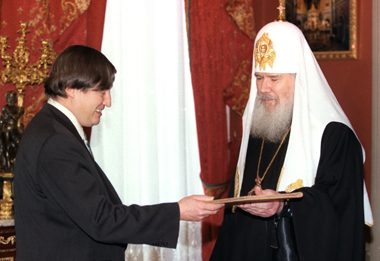 Анатолий Карпов и Патриарх Алексий II. 1999 г. Фото ИТАР-ТАСС.