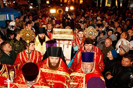 Многотысячный крестный ход с десницей святого Георгия в Одессе