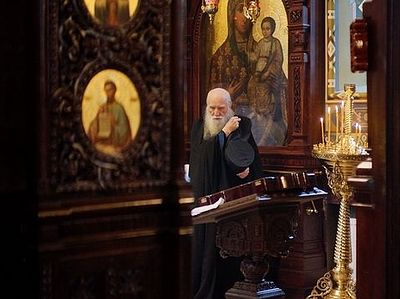 Kiev Caves Lavra praying for repose of the deceased and reconciliation of opposing parties