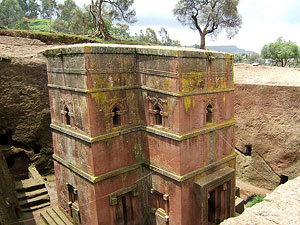 Храм св. Георгия (Лалибела, XII в.), высеченный в цельной скале