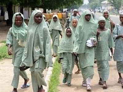 Почти все похищенные в Нигерии школьницы - христианки