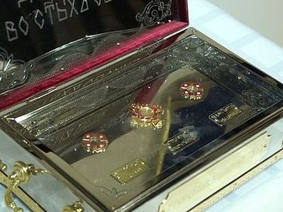 Севастопольцам передали мощи св. Георгия Победоносца и св. Феодора Ушакова