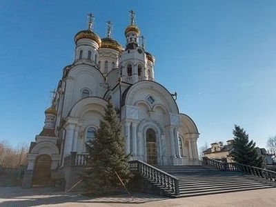 A shell explodes near Cathedral of Theophany in Horlivka; there are victims