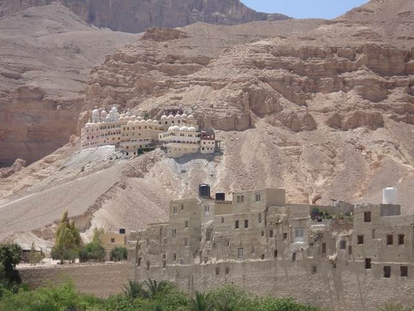 Монастырь Святого Павла Фивейского в Восточной Пустыне в Египте