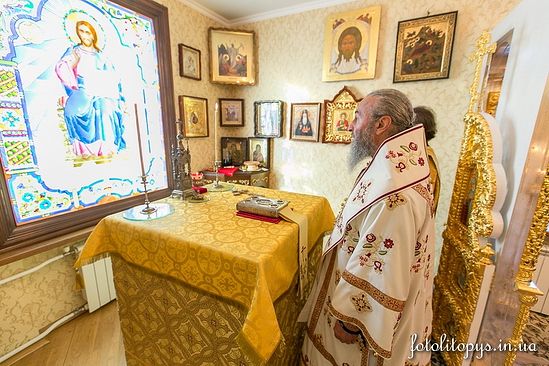 Заседание Синода началось после Божественной литургии в домовом храме резиденции Предстоятеля УПЦ