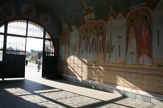 Wall paintings in the Optina Monastery gateway.