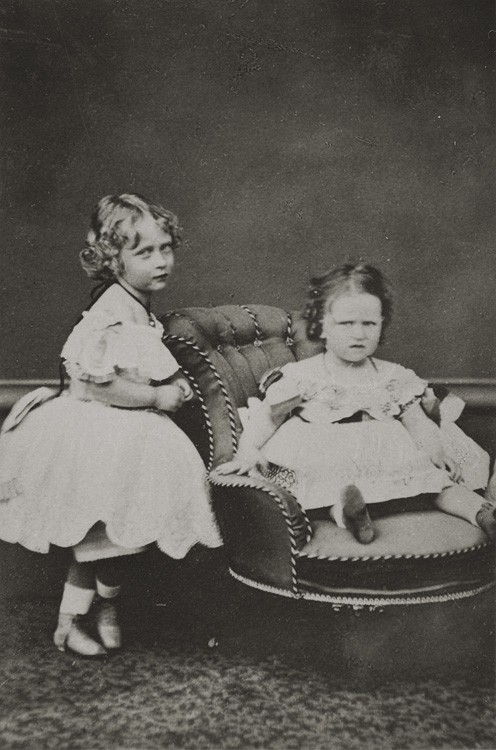 1866 г. Принцессы Виктория и Елизавета Гессенские