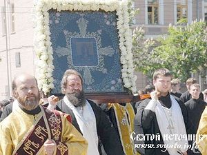 Крестный ход с иконой святителя Николая Ратного