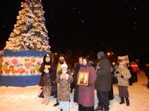 В новогоднюю ночь в Архангельске прошел крестный ход