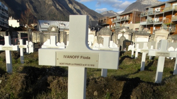 С могил русских солдат в Гренобле исчезло указание национальности