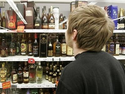 Alcohol may be removed from sale in Russia's food stores