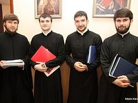 В Киевских духовных школах защитились первые магистры