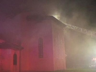 Лонг-Айленд: в пострадавшем от сильного пожара храме святителя Николая чудом уцелела его икона