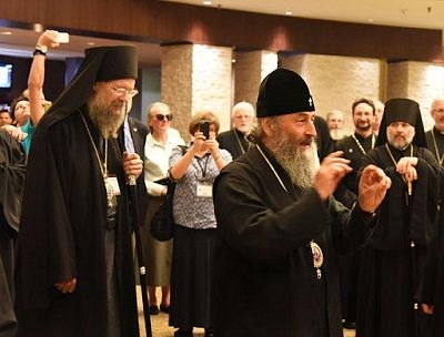 Metropolitan Onufry recalls St. Tikhon’s ministry during banquet address