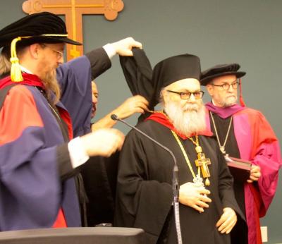 Bestowing the honorary doctorate