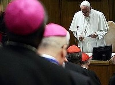 Папа Франциск призвал епископов не придерживаться слишком строго узких рамок догматов