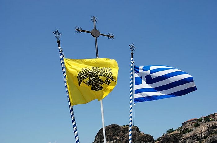 Флаги Элладской Православной Церкви и Греции