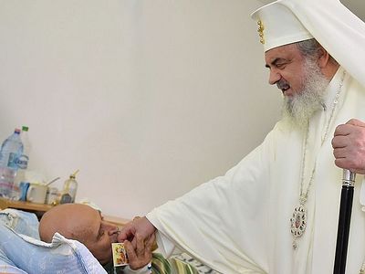 Patriarch of Romania Visits Patients of the Church's Social Services