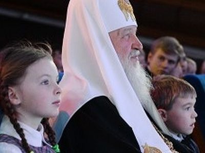 Moscow Christmas: Head of Russian Church Tells Kids Money Isn't Important
