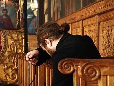 Владика Данило: Да ли мирјанин може да твори Исусову молитву? И може и треба!