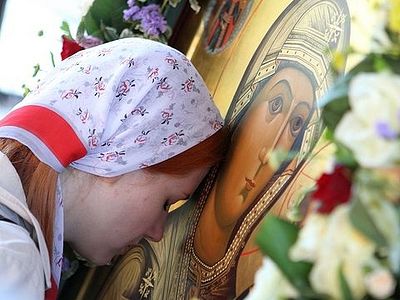 Зашто православни верници поштују иконе?