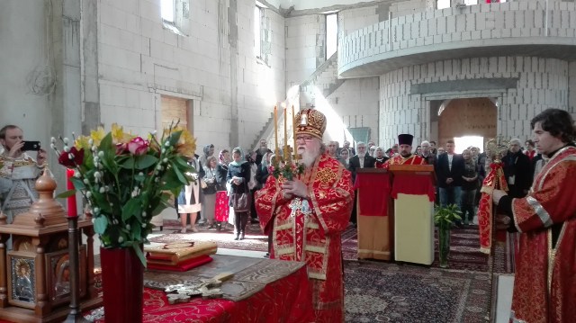 В день памяти великомученика Георгия Победоносца архиепископ Феофан совершил Божественную литургию в главном соборе Свято-Георгиевского монастыря