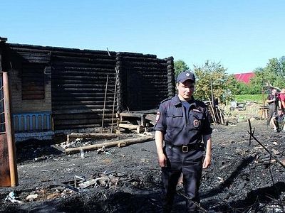 Костромской полицейский спас из огня семью с младенцем