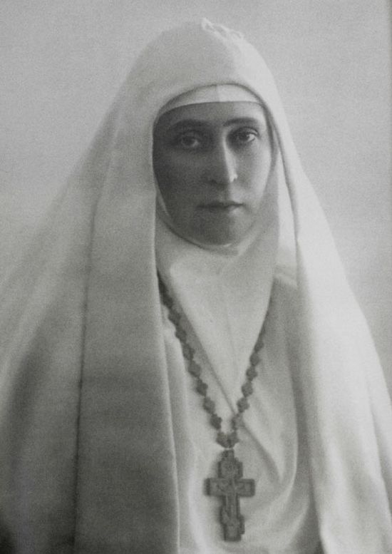 Елизавета Фёдоровна в облачении сестры милосердия. Фото из музея Марфо-Мариинской Обители милосердия.