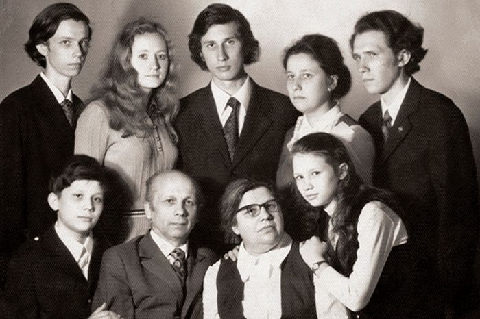 Семья протоиерея Глеба и матушки Лидии Каледы 1975