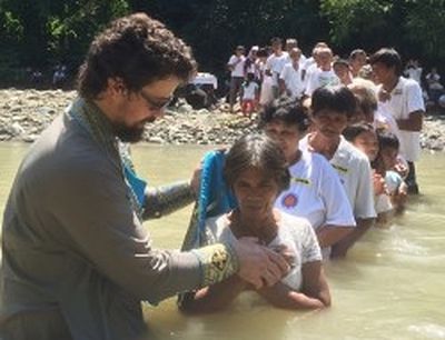 «Крестить филиппинцев в водах Тихого океана – это было неописуемое чувство!»