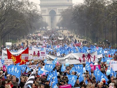 Tens of Thousands March in Paris Against Gay Marriage