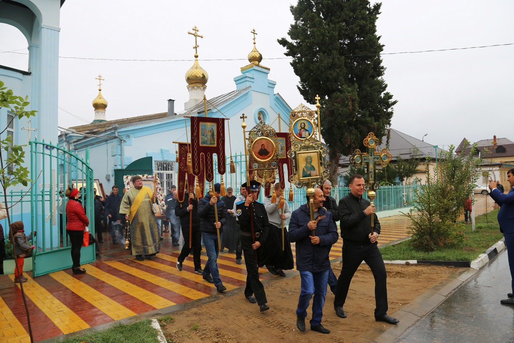 Впервые за сто лет в древнейшем городе России состоялся крестный ход